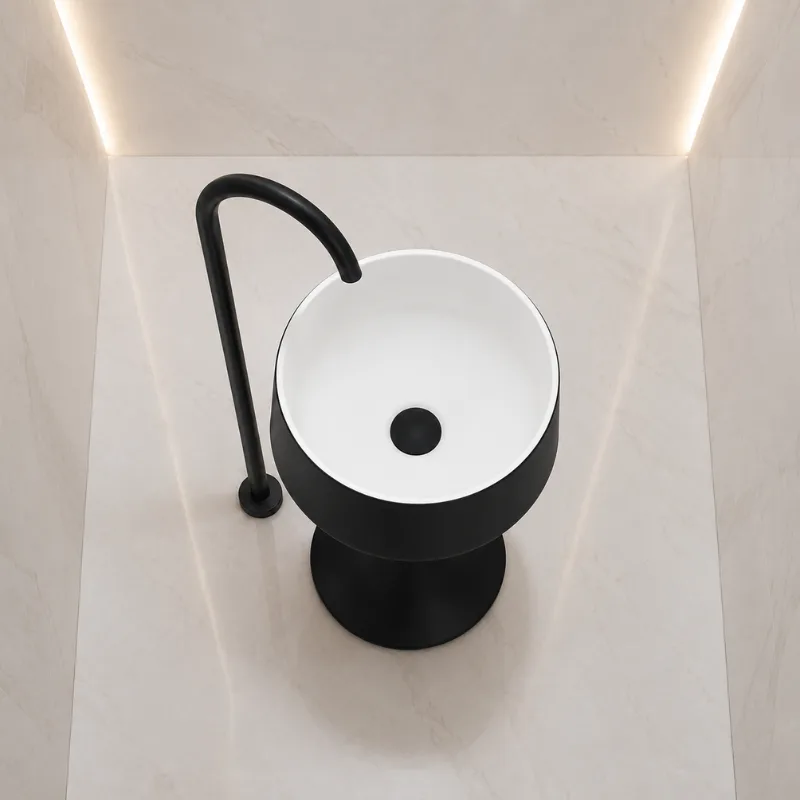 Artic Black — view 2